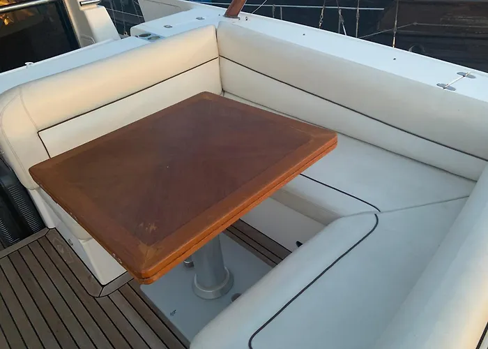 לינה וארוחת בוקר Philoria 3*