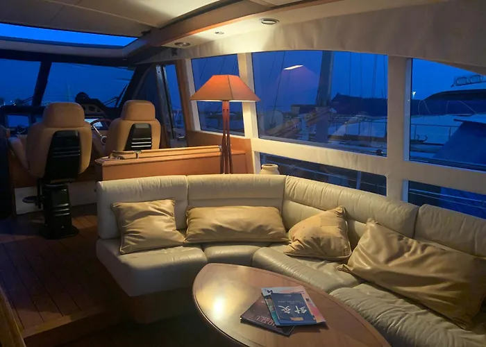 לינה וארוחת בוקר Philoria 3*